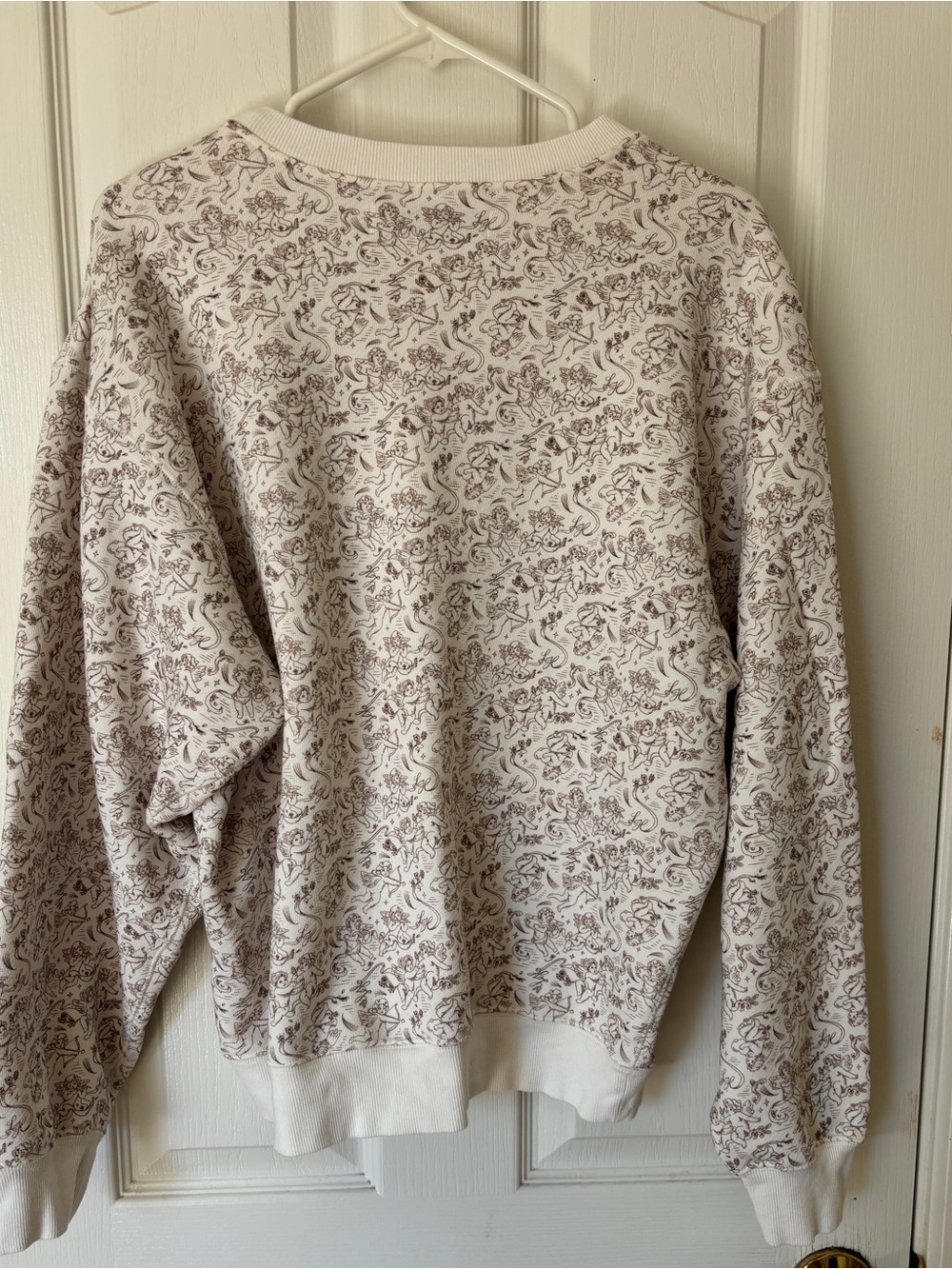 Cupid and Ribbons Cream 100% Cotton Sweatshirt ~ Women’s Medium - Picture 2 of 11